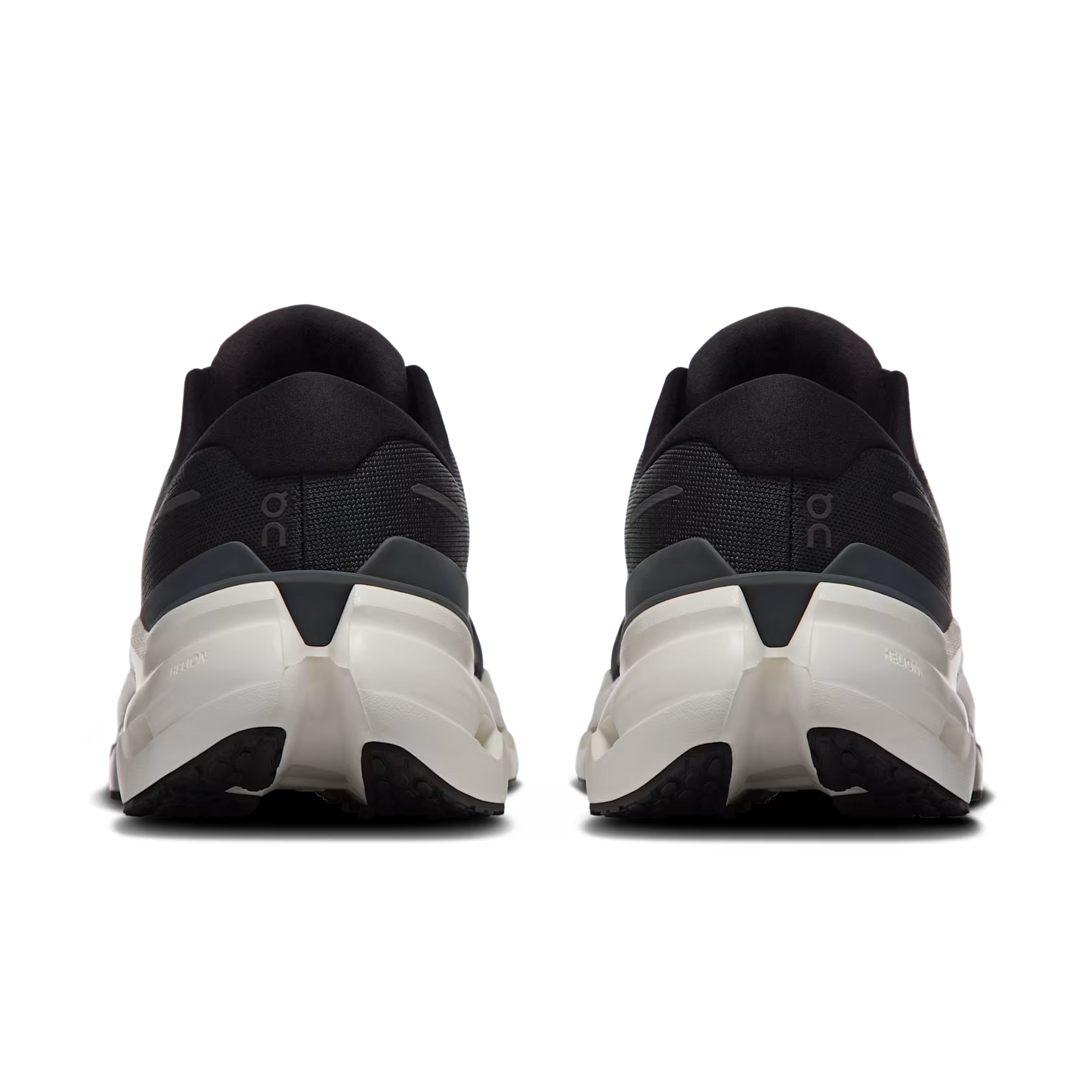 On Running Cloudrunner 3 Black | Ivory