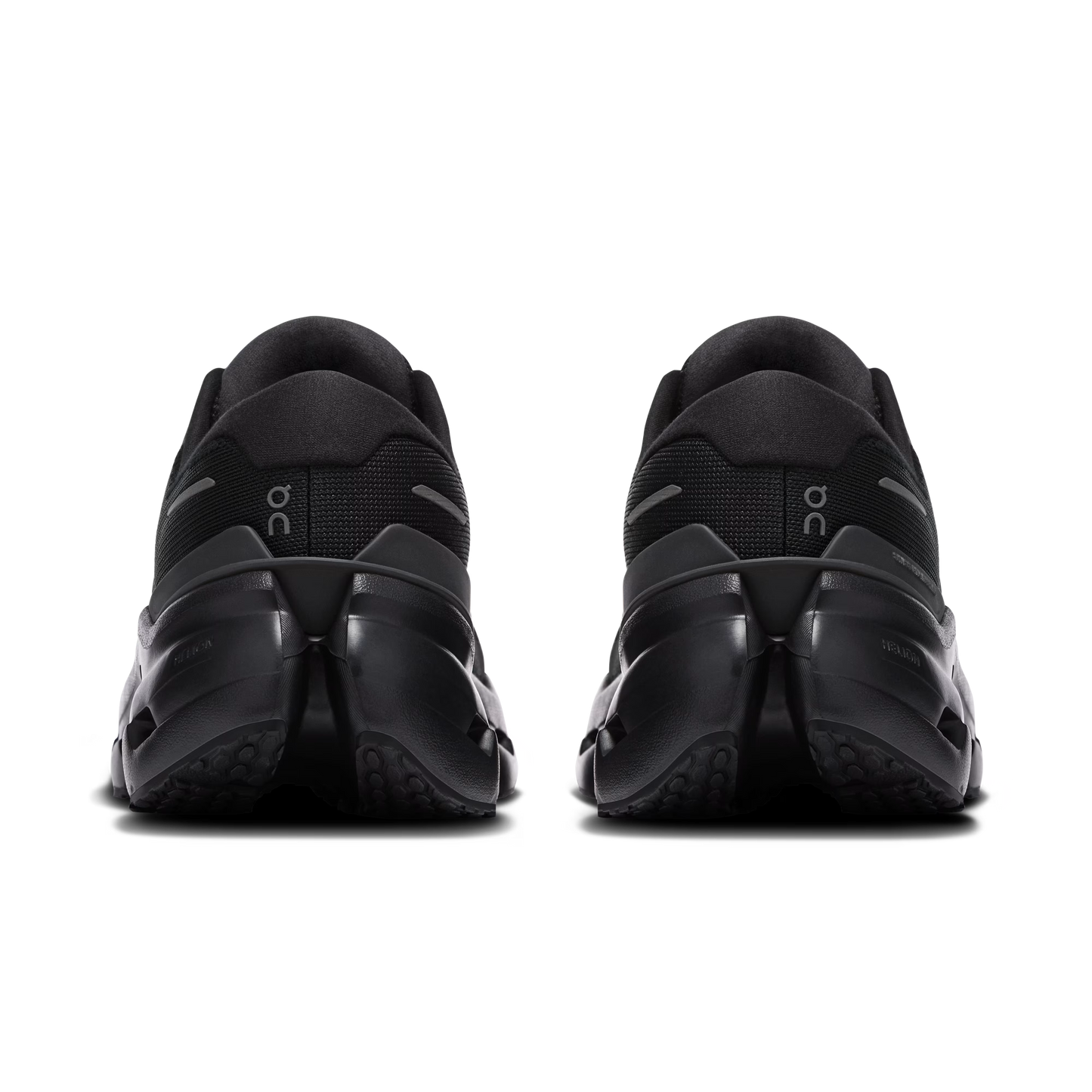 On Running Cloudrunner 3 Black | Black