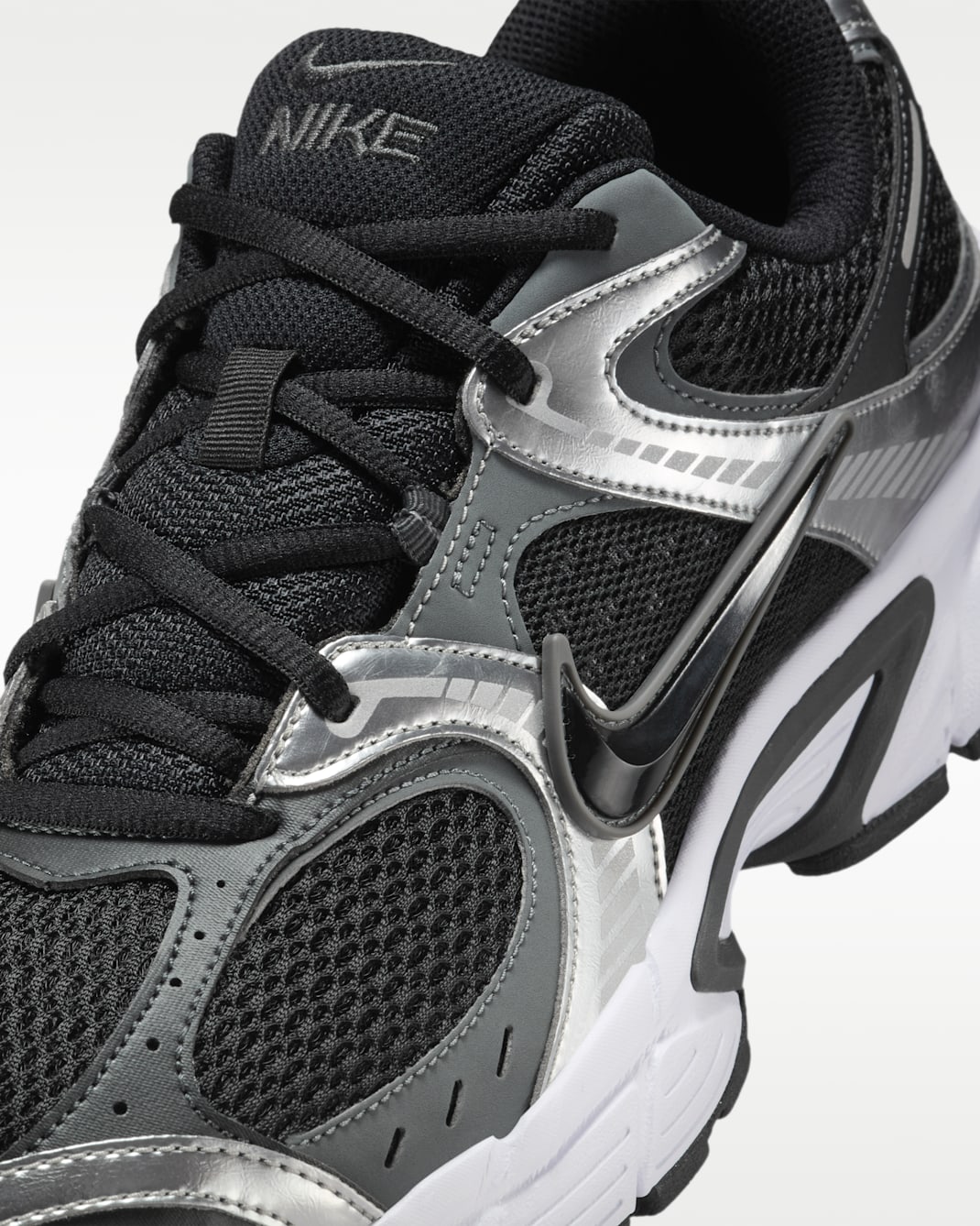 Nike V5 RNR Black/Anthracite/Smoke Grey/Black