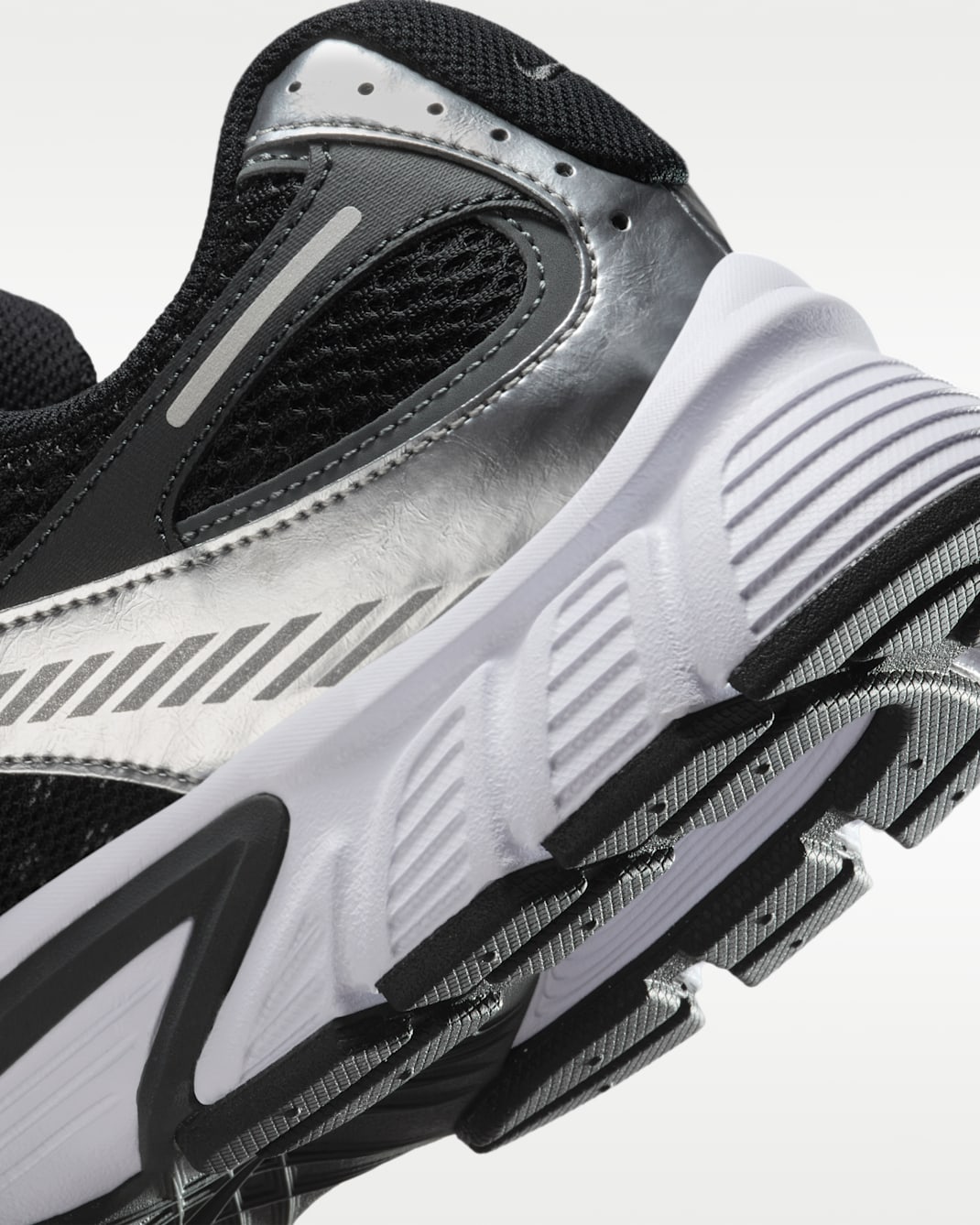 Nike V5 RNR Black/Anthracite/Smoke Grey/Black
