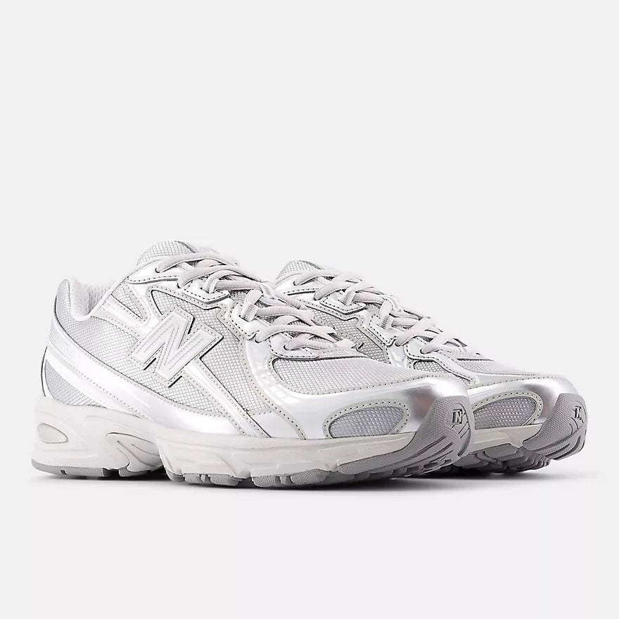 New Balance 740 Metallic Silver